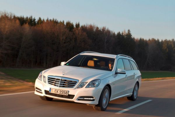 Mercedes-Benz豪華商務車最佳入主時機 成功菁英人士首選  輕鬆躍升三芒星