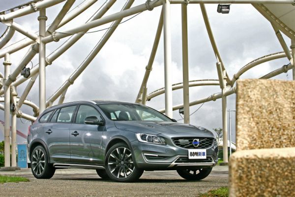 【Volvo】強的不只是跨界Volvo V60 Cross Country D4 245