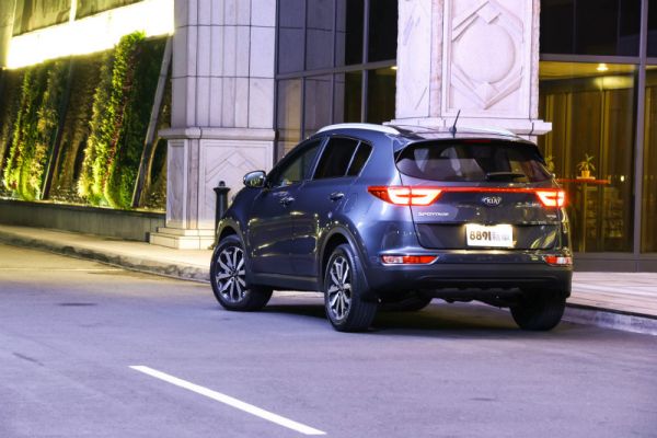 百萬內唯一進口柴油SUV Kia Sportage 配備空間介紹