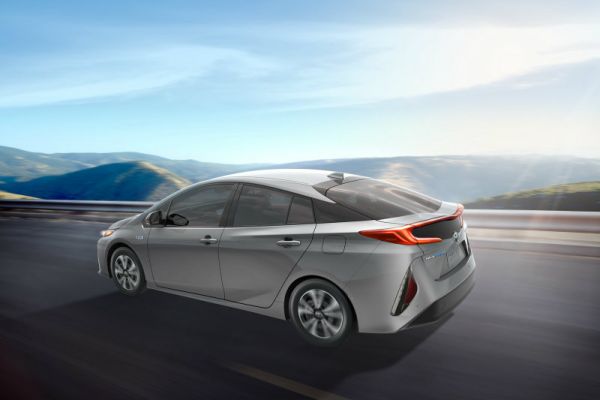 豐田Prius PHV將配置太陽能車頂 油耗再減少10 % 3824
