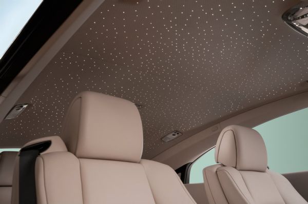 Rolls-Royce客製化星光頂篷 打造專屬車內星空
