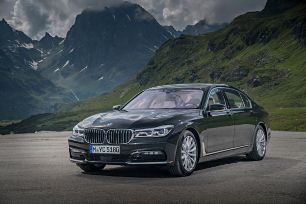 BMW 7系列i Performance車系三種車型國外正式上市 3941