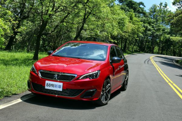 朝主流邁進  Peugeot 308 GTi 車室乘坐篇 480