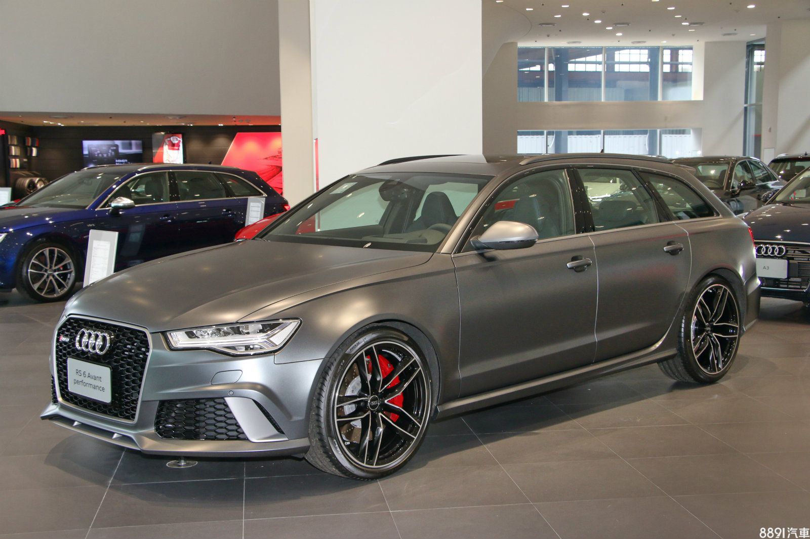 Audi 18 Rs 6 Avant Performance汽車圖 汽車圖片 81新車