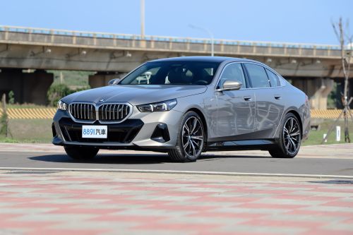 BMW i5