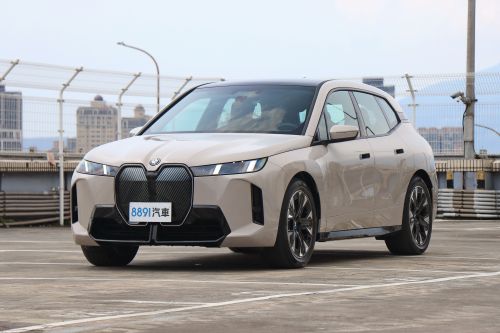 BMW iX