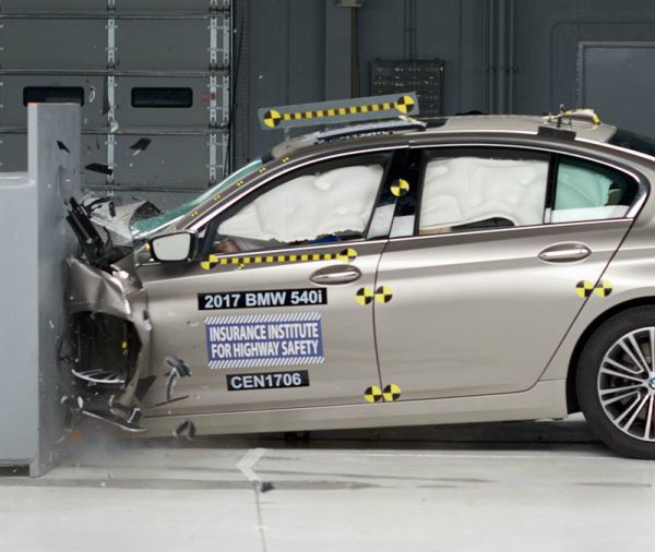 BMW G30 5系列獲IIHS、NCAP撞擊測試最高評價 4930
