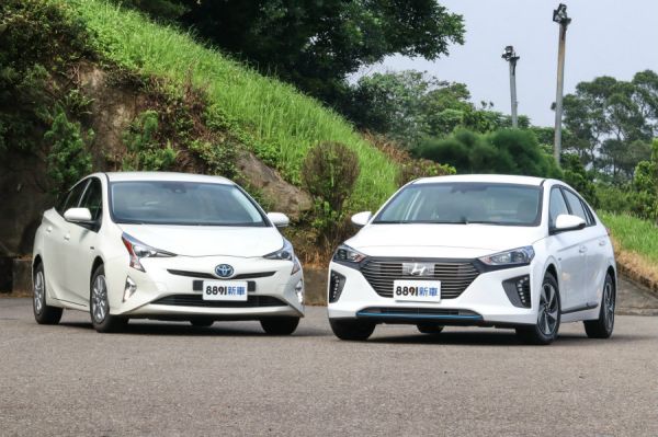 空間配備互有強弱 現代IONIQ vs.豐田Prius 842