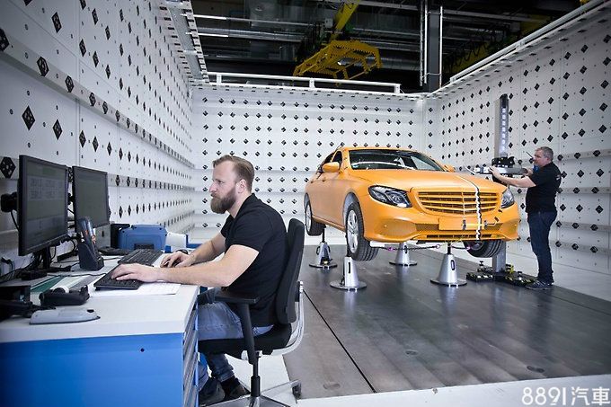 耗資上億歐元 Mercedes-Benz打造車輛安全技術中心 5128