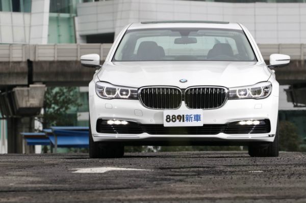 BMW推出7系列「多元精算租賃專案」 含3年乙式險、牌照燃料稅 5248