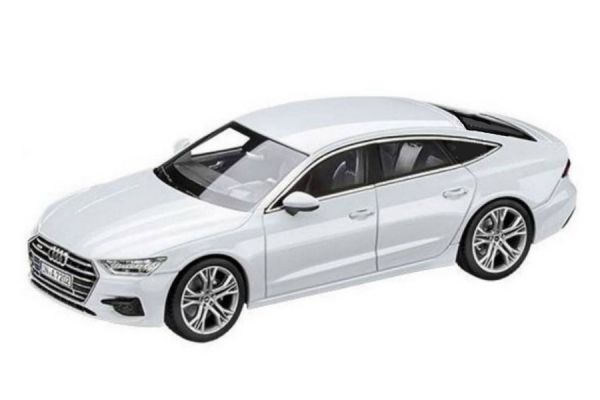 10/19發表 新一代美背女神Audi A7等比例模型曝光 5549