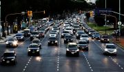 日本人行車禮儀 車燈雙閃2次表示「謝謝你」