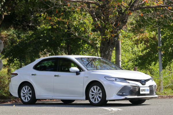 明年登台前搶先試駕 豐田全新Camry Hybrid不再國產？ 985