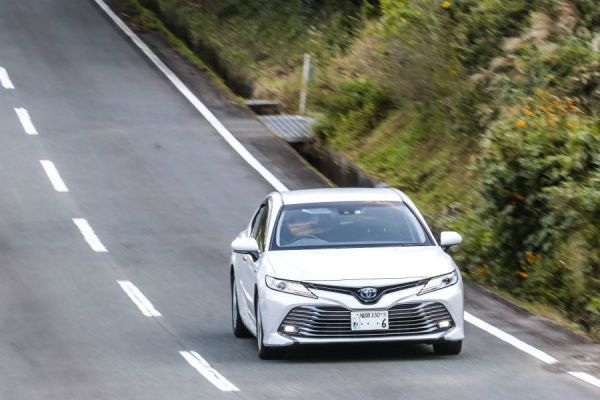 新引擎油耗媲美Prius 豐田Camry Hybrid動力反應 987