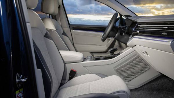 操控提升 VW釋出新一代Touareg外觀內裝照與更多細節 6336
