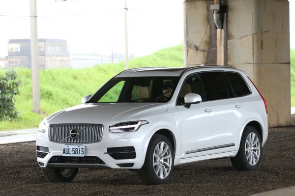 取消D4、T6回歸 新年式Volvo XC90官網悄悄上架 7405