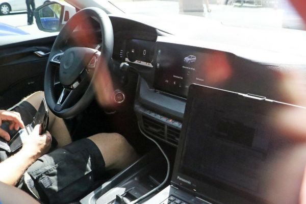 科技感提升 Skoda大改款Octavia內裝曝光