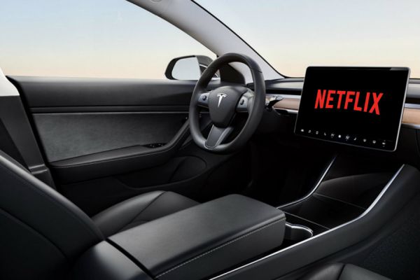 邊開車邊看電影？Tesla系統標配Netflix和Youtube 9334