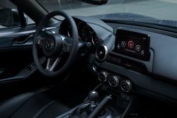 簡化車型提升質感 Mazda新年式MX-5開始接單 9892
