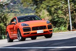 違反物理原則 保時捷Cayenne Coupe S試駕 1556