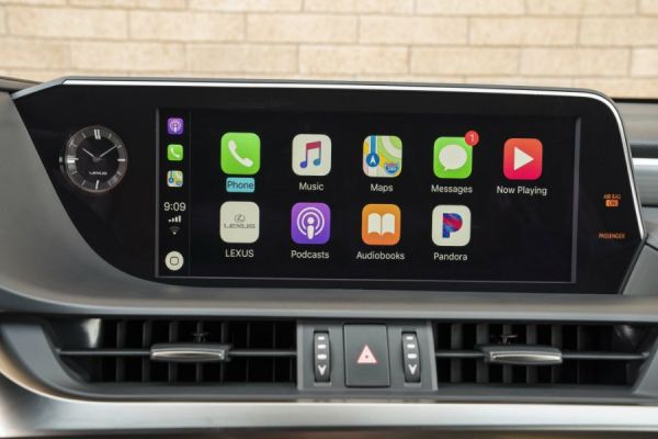 當心看路！開車使用Apple CarPlay/Android Auto比酒駕還危險