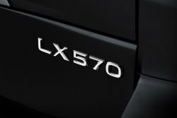 新世代再等等 Lexus LX「疑似」二度小改款專利圖流出 10994