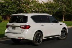 標配電子後視鏡 Infiniti美規新年式QX80發表 11168