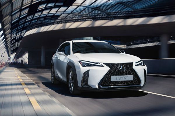 取消備胎、降低隔版！Lexus新年式UX行李廂空間加大