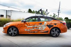 橘色意外應景！美國日產Sentra「搞怪」迎萬聖節 11461