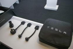 「在家充電」並不難 Tesla公布第三代壁掛式充電裝置 12084