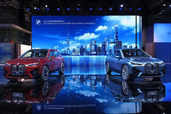 【2021上海車展】國內近期公布預售 BMW iX現身展場 12431