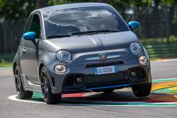 與方程式賽車「同心臟」！Abarth F595特仕版亮相 13332