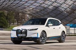 iX與i4登台倒數 BMW原廠設計師「視訊講解」 13716