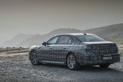 BMW預告新世代7系列明年發表！釋出i7最終測試照 14113
