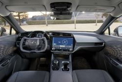 Lexus RZ正式發表 首搭最新四驅系統、續航力逾400km 14680