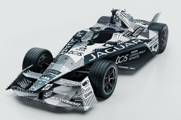 Jaguar TCS Racing推出彩繪概念車 迎接下一個電動方程式時代 14754