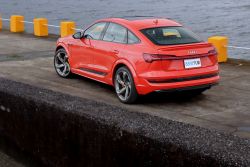 Audi e-tron S Sportback除了帥，還能穩又快！ 2032