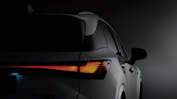 Lexus大改款RX車尾照曝光 順勢確定動力選項