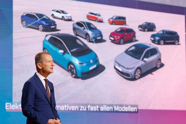 VW總裁公開放話！3年內超越特斯拉