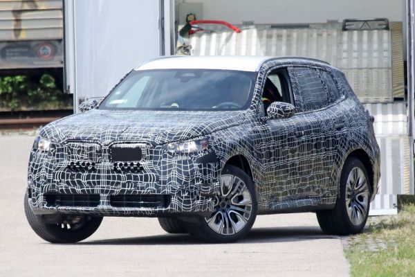 鼻孔不大、四出尾管！下一代BMW X3首度偽裝現身