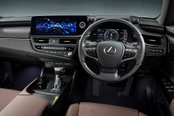 Lexus日規新年式ES發表 多媒體、安全配備升級 15270