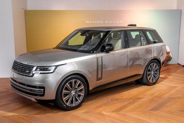 Land Rover大改款Range Rover正式上市 比預售價便宜最多4萬 15877