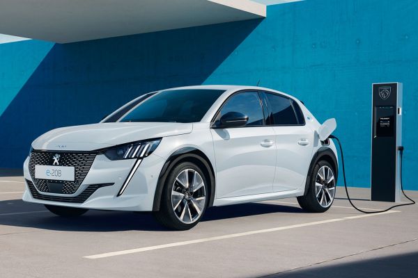 Peugeot e-208新年式更新！馬力更大續航更遠