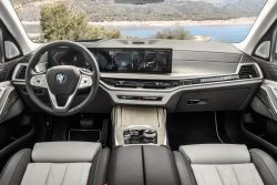 BMW小改款X7完整規配公布 全系導入最新多媒體、微油電動力 15654