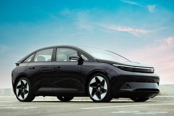 鴻海找到新客戶！與Indi簽署MOU 15721