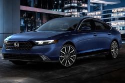 Honda大改款Accord發表 首搭最新多媒體、雙動力 15935