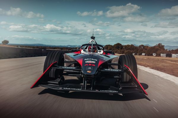 保時捷99X Electric Gen3亮相！ 參戰2023電動方程式賽車！