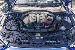 Audi小改款S8試駕 開著V8旗艦去「炸街」！ 2130