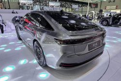 【2022廣州車展】豐田Crown房車首度公開展示！跨界版上市時間與台灣接近 16182
