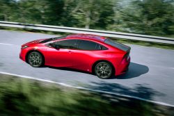 新世代Toyota Prius日本開賣 油電先上、平均油耗32.6km/L 16237